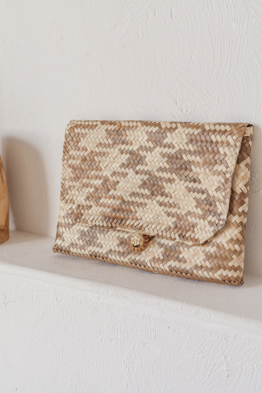 Rattan Clutch